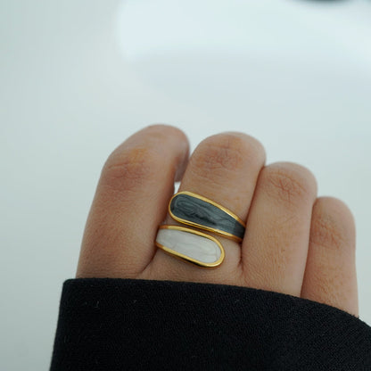 Qubra Dual Color Adjustable Ring