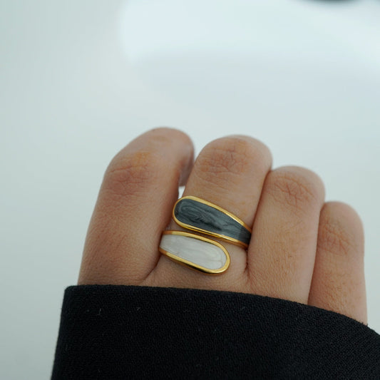 Qubra Dual Color Adjustable Ring