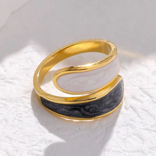 Qubra Dual Color Adjustable Ring